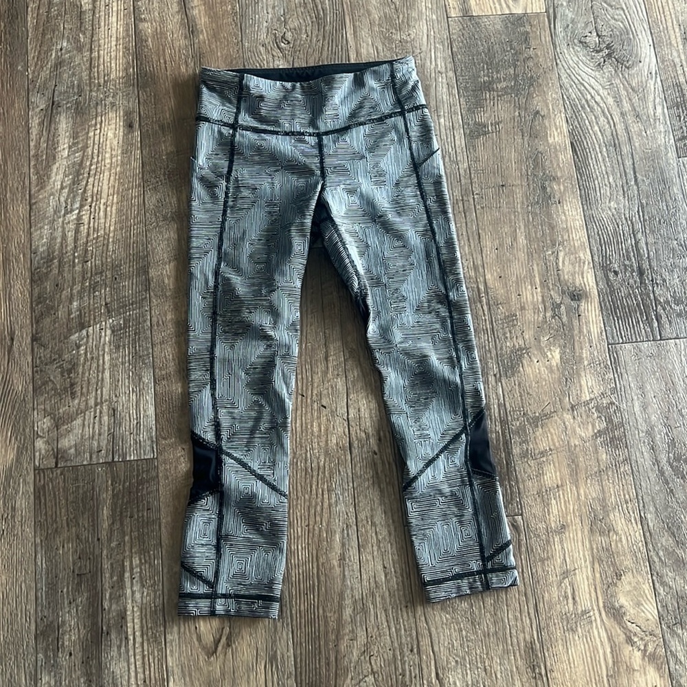 Lululemon 3/4 cropped leggings